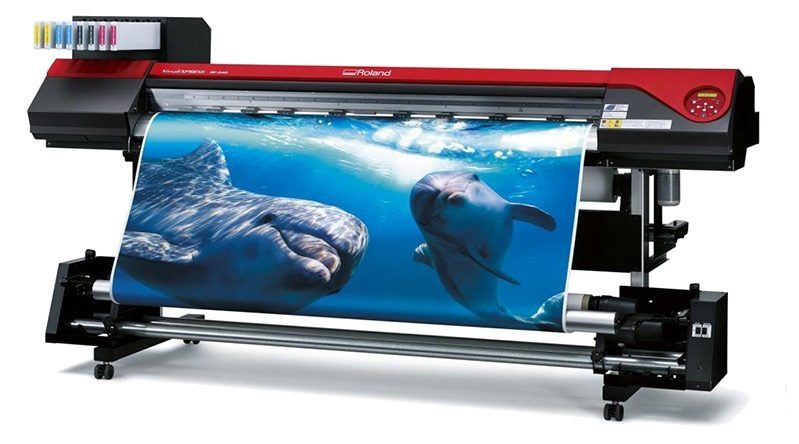 Impresora de gran formato Roland del taller de Agencia PRIMOS